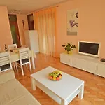 Apartment Apartments Benussi 1045 *