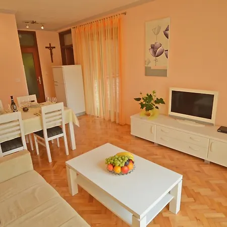 Appartement Benussi 1045 *