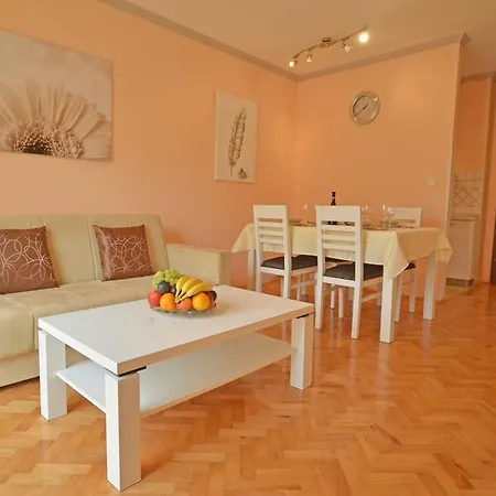 Appartement Benussi 1045 *