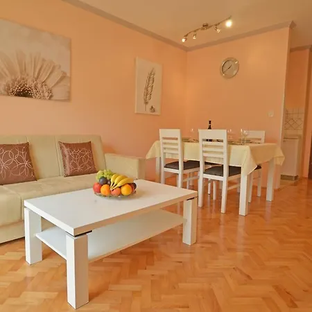 Apartamento Benussi 1045 *